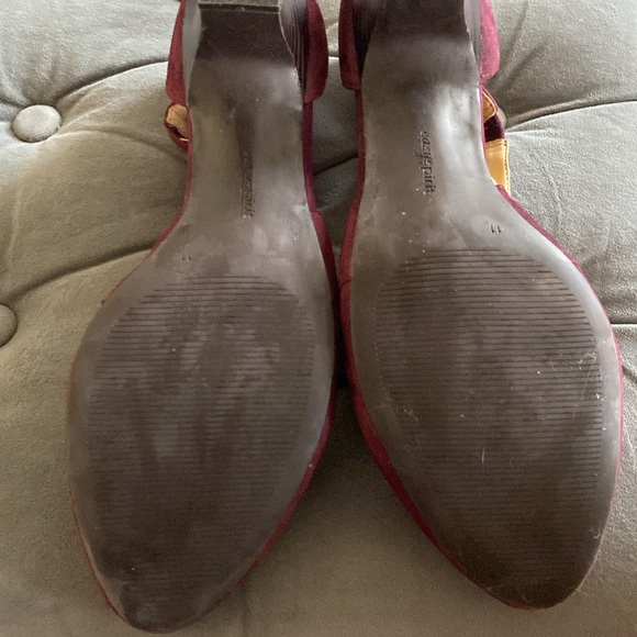 Easy spirit burgundy suede heels with crossover Velcro strap - Picture 6 of 15